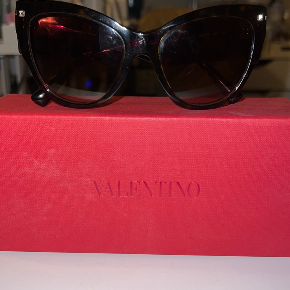 VALENTINO